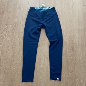 EUC Oiselle Roll With It Bird Hug Tights, Size 8